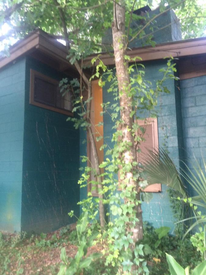 Tallahassee Sun & Moon Room photo