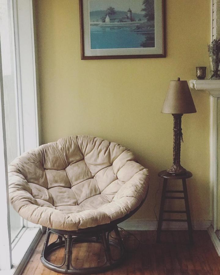 Tallahassee Sun & Moon Room photo